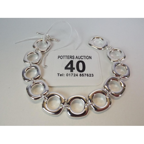 40 - Tee bar fastening bracelet marked 925