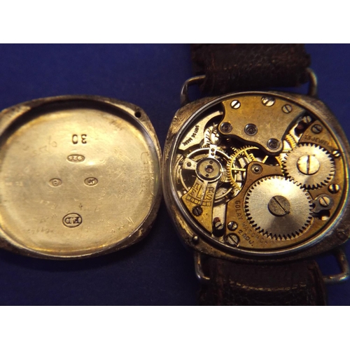 176 - 1930's Silver cased mens wristwatch in running order.