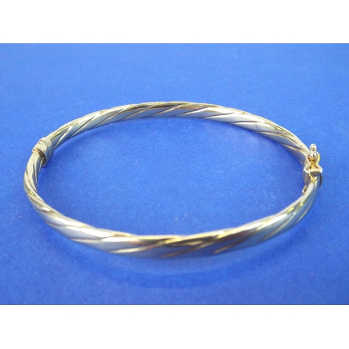 45 - 9ct Gold Bangle Bracelet.  4.5g