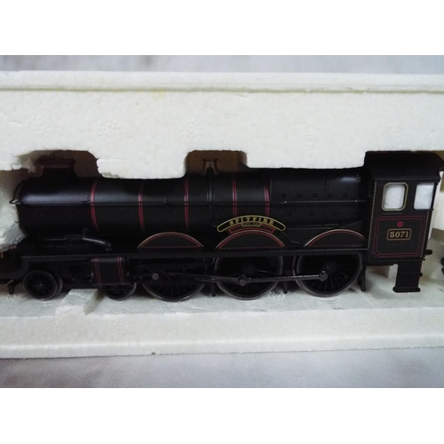 239 - Hornby 00 Locomotive, br 4-6-0 Castle Class Loco 501 Spitfire. Unused, boxed as new.