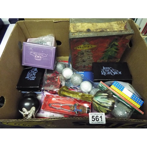 561 - Box of assorted items