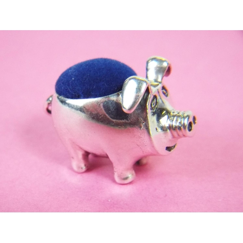 89 - 925 silver Piggy pin cushion 10.5g