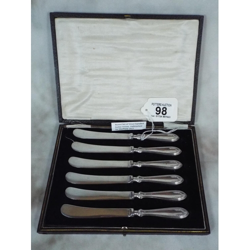 98 - Boxed set of silver handled butter knives, Hallmarked for Sheffield 1917