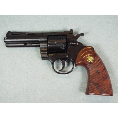 36 - Italian made blank firing revolver with 4.5 inch barrel. Working order