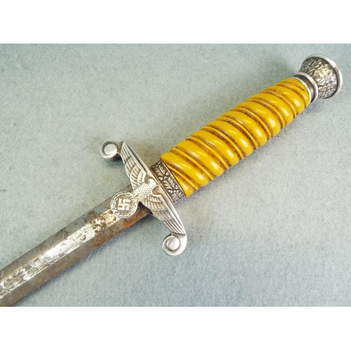 205 - German Army Officers 'Heer' dress dagger with scabbard. Believed to genuine but provenance unknown.