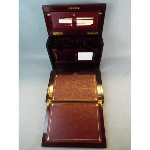 80 - Beautifully made writing box. All original. Rosewood on cuban mahogany. Satinwood marquetry. TOC era