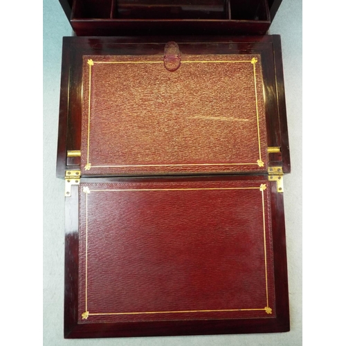 80 - Beautifully made writing box. All original. Rosewood on cuban mahogany. Satinwood marquetry. TOC era