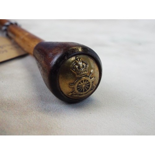 94 - WW2 issue swagger stick with Royal Artillery button set within handle.