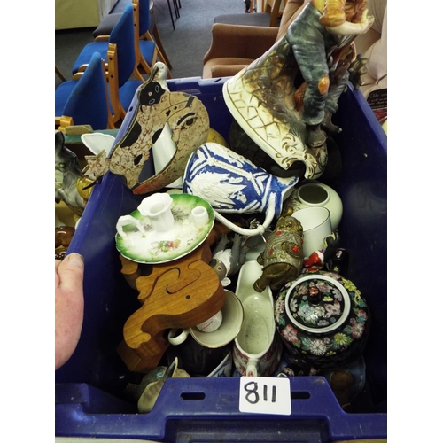 811 - Box of assorted ceramics etc