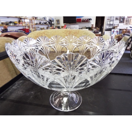 819 - Beautiful footed crystal fruit dish.