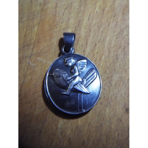 118 - Interesting small double pendant featuring a winged fairy riding a Robin. Makers marks to one leaf o... 