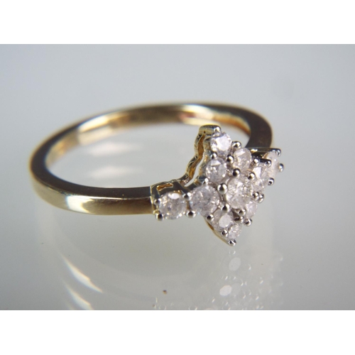 153 - 9ct Gold Multi Diamond set ring with 11 Diamonds in total. Finger size 'N' 2.3g