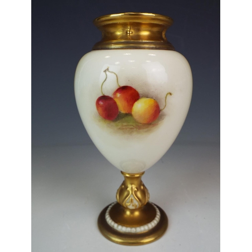 16 - Lovley Royal Worcester vase handpainted by William Ricketts . 6 inches tall.