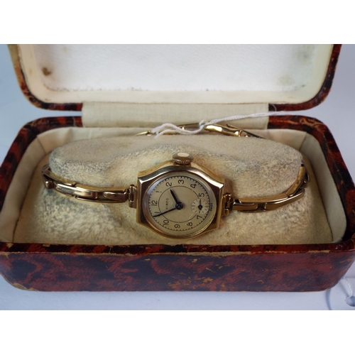 184 - Ladies 1950's Vintage Herco 15 jewel swiss watch. 9ct case by Dennison with 9ct Strap, Running order... 