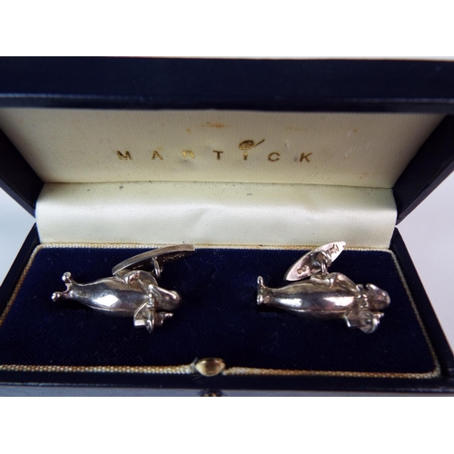 226 - Pair of 925 solid Silver cufflinks as penquin waiters. Original display case. Hallmarked for 1990. 1... 