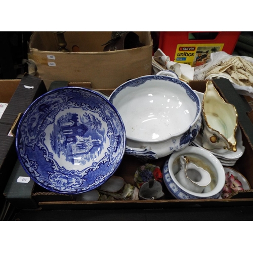 892 - Tray of antique ceramics