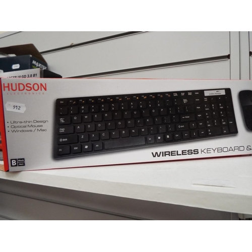 912 - Hudson electronic wireless keyboard and mouse.
Boxed and unused.