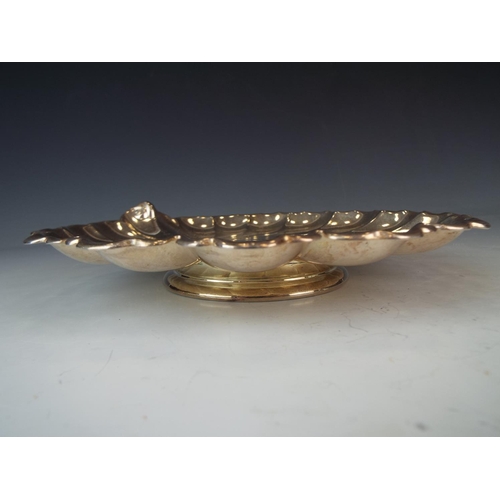 226 - Lovely footed Scallop shell Silver serving dish. Sheffield 1968, James Dixon & Sons.  249.1g