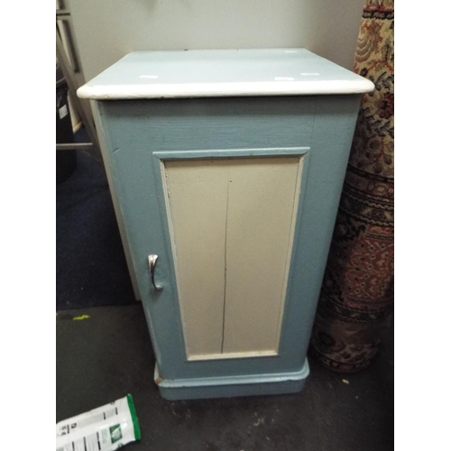 1150 - Small painted vintage pot cupboard