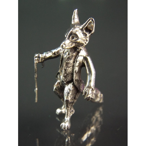 133 - 925 Silver figure of a gentleman fox.  30mm tall.