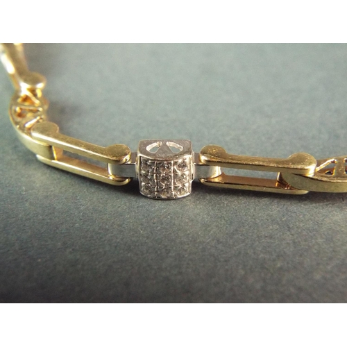 177 - 9ct Yellow gold 7 inch link bracelet set with Cubic Zircona.  12g overall.