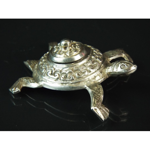 82 - Lovely 925 Silver Turtle inkwell with close fitting matching lid. 2 inches long.