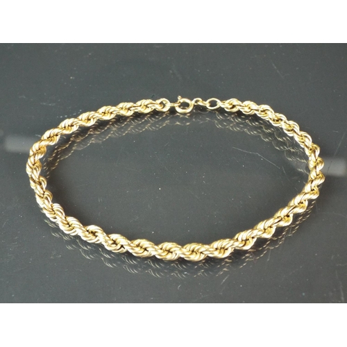 89 - 9ct Yellow Gold twist rope bracelet.  2.9g
