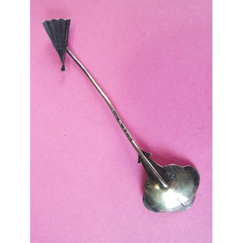 282 - Hallmarked silver spoon in the Japanese fashion with a fan to handle tip. Libertys of London 1893.  ... 