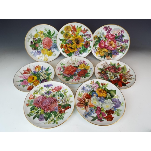 434 - Eight German Hutschemreuther decorative plates. 7.5 inches in diameter