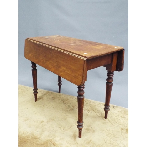 393 - Early 20th Century mahogany drop leaf table. Standing on turned legs with exellent colour. H:29 x W:... 