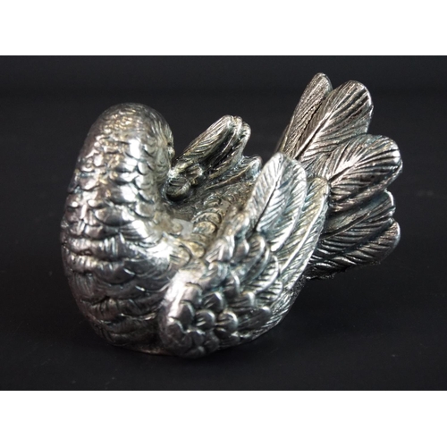 133 - Silver preening dove. 2 inches long. Hallmarked silver 27.5g