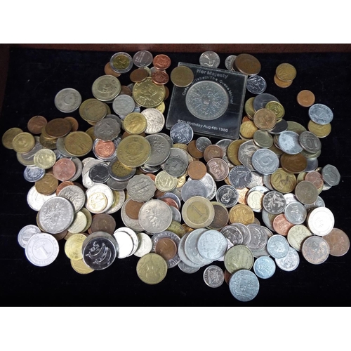 164 - Selection of UK and foreign coins.