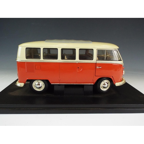 14 - Welly, 1:18 scale 1963 VW T1 bus made from Die cast metal standing on plastic base. 9 inches long mo... 