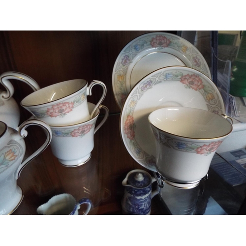 163 - Pretty Ainsley tea set in the Peony pattern.