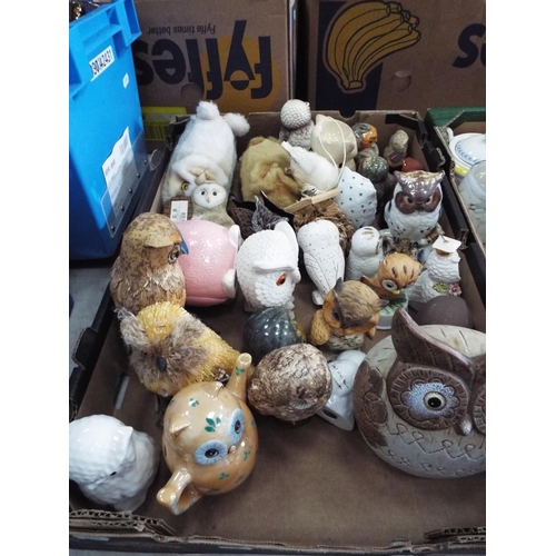 1102 - Large selection of ceramic Owls.