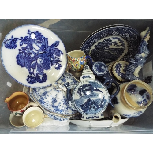 1114 - Selection of good quality blue and white china. See photo