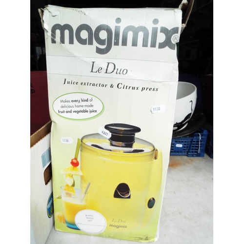 1130 - Magimix Juice extractor and citrus press. Boxed and unused condition.