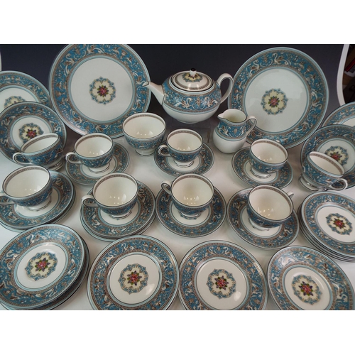 254 - Stunning Wedgwood teaset in the Florentine Pattern W2714 approx 40 pieces in flawless condition.
