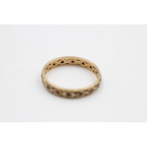 295 - 9ct Gold Vintage Garnet Eternity Ring (1.6g)     5376