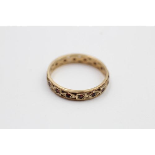 295 - 9ct Gold Vintage Garnet Eternity Ring (1.6g)     5376
