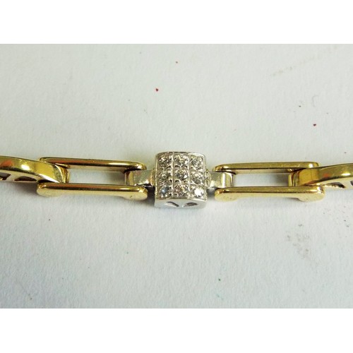 127 - 9ct Yellow Gold CZ set Link Bracelet. 10.2g