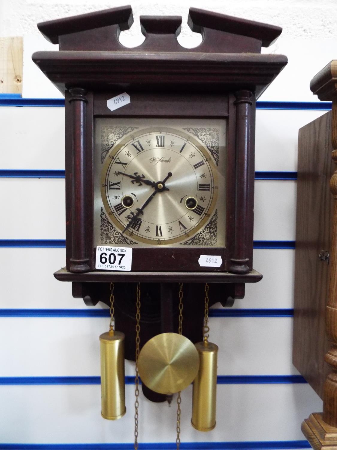 Highlands Chiming wall clock. Faux weights, key, running order.