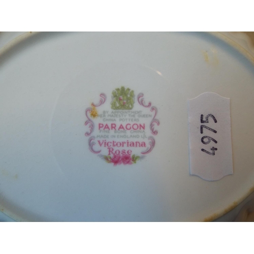 40 - Ten pieces of Paragon China in the Victoriana Rose pattern. . See photos