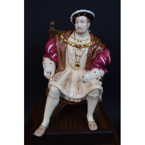 81 - Ltd edition, Wedgwood, King Henry VIIIth and his Six Wives Collection of figurines, Each in excellen... 