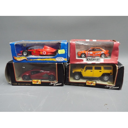 Selection of die cast metal cars including maisto 124 & 2 morris minor