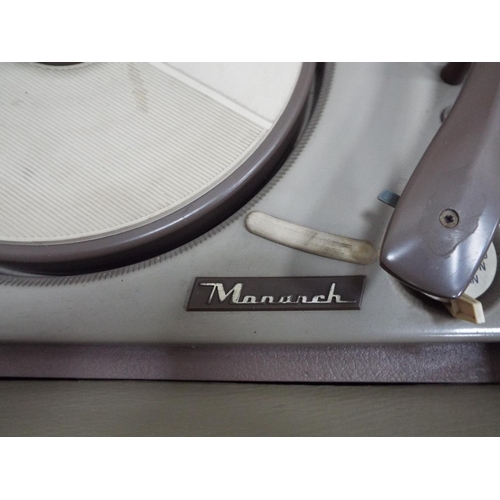 655 - A Monarch vintage record player working condition unknown and it requires a plug.