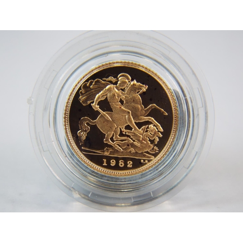 59 - Royal Mint 1982 22ct Gold Proof Half Sovereign Cased    (S 44)    See photo.