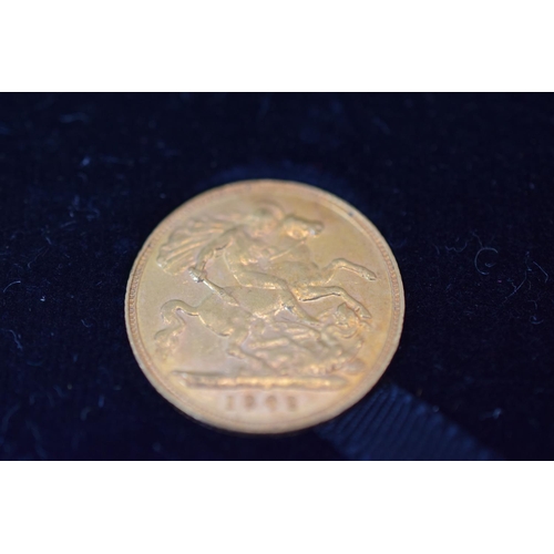 126 - Three 22ct Gold Half Sovereigns dating 1887, 1902, 1903 in fine condition. Housed in a velvet displa... 