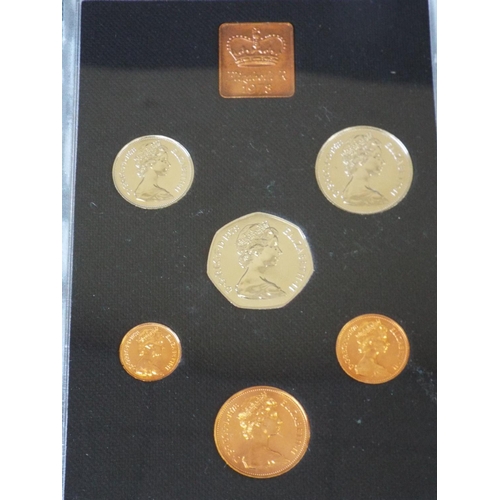 158 - 2 Royal mint proof sets decimal coinage collection of Great Britain and Northern Ireland 1977 & 1978... 