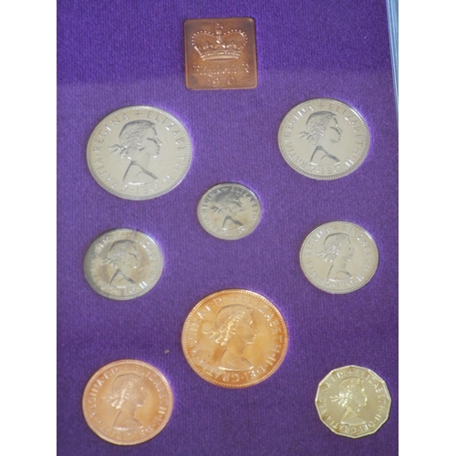 161 - 2 Royal mint proof sets decimal coinage collection of Great Britain and Northern Ireland 1970 & 1975... 
